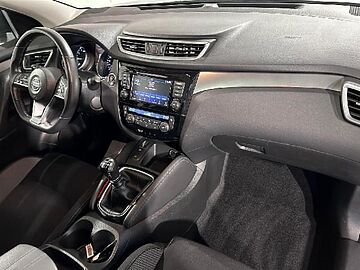 Nissan QASHQAI 1.3DIG-T 140CV N-CONNECTA TECHO+BARRAS LED QASHQAI 1.3DIG-T 140CV N-CONNECTA TECHO+BARRAS LED Plata Diamante