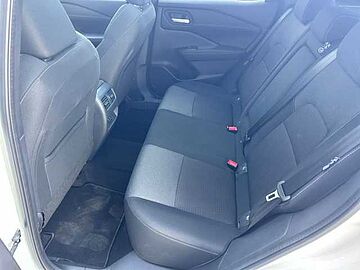 Nissan QASHQAI 1.3DIG-T 140CV 2WD MT  N-CONNECTA TECHO + QASHQAI 1.3DIG-T 140CV 2WD MT  N-CONNECTA TECHO + WHITE 3P/BLACK M